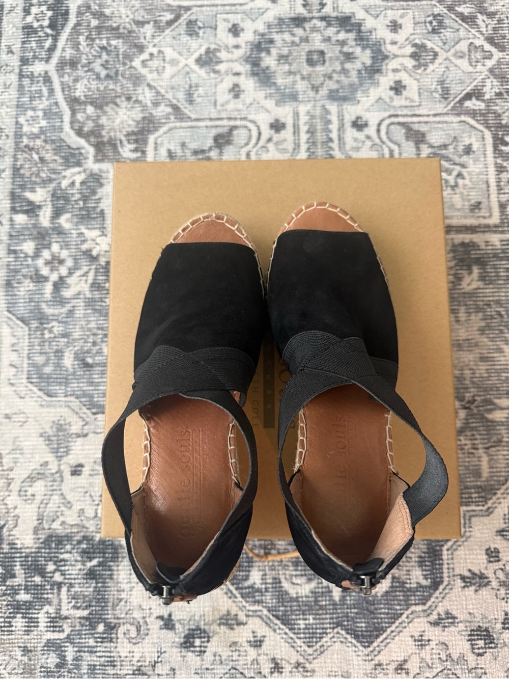 • Gentle Souls/Kenneth Cole • Colleen Cross Elastic Strap Wedge • Black • 9M - Picture 5 of 16